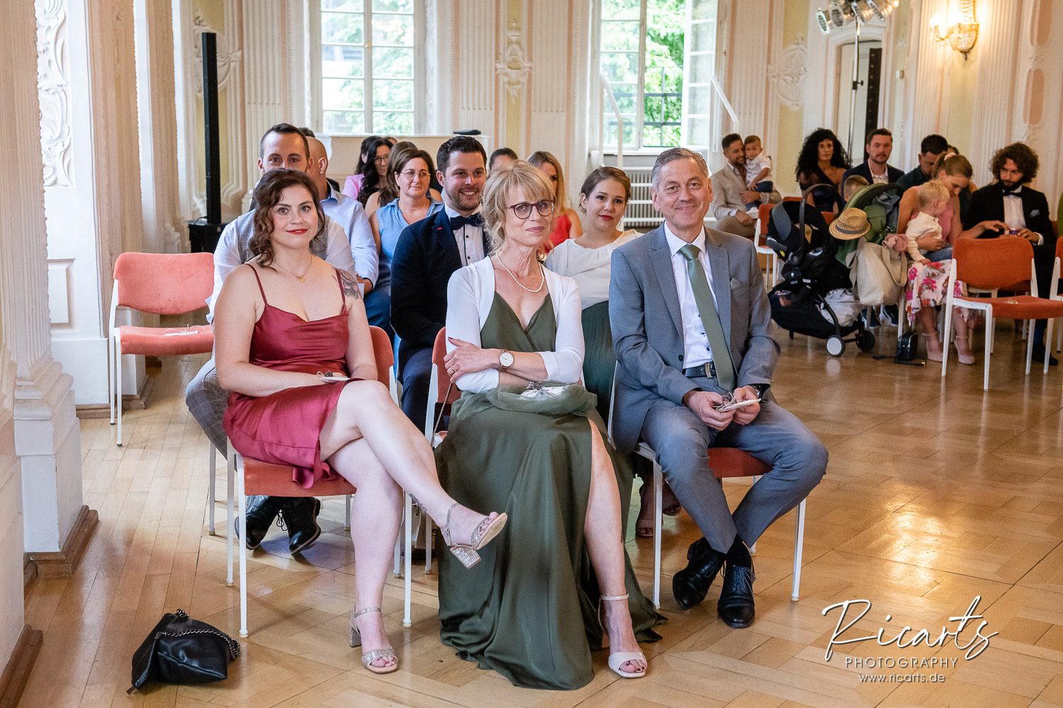 Hochzeitsgäste-bei-Standesamtlicher-Trauung-im-Schießhaus-Heilbronn